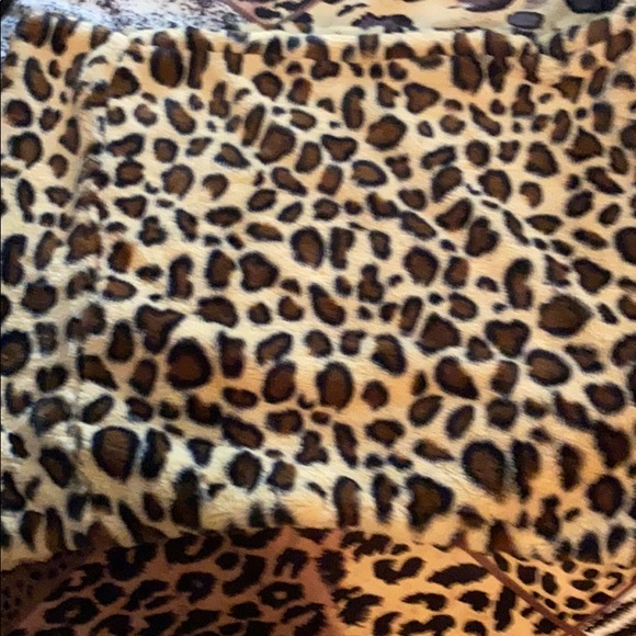 🌻🌻Jacklyn smith leopard infinity plush scarve - Picture 2 of 2
